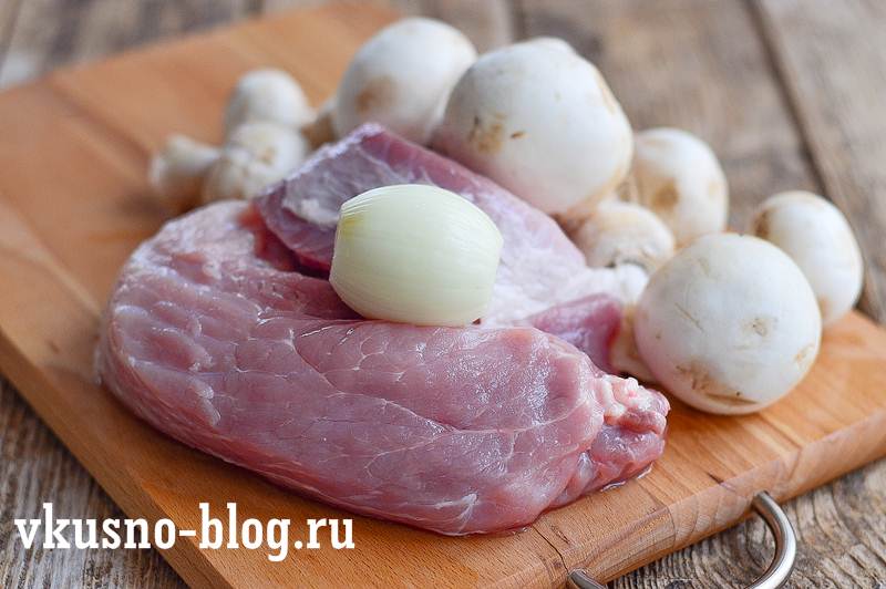 Мясо тушеное с грибами рецепт