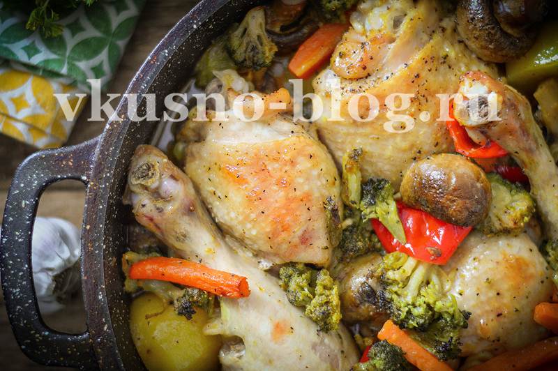 Курица в духовке с овощами рецепт в рукаве