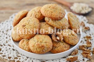 Рецепт домашнего овсяного печенья с орехами